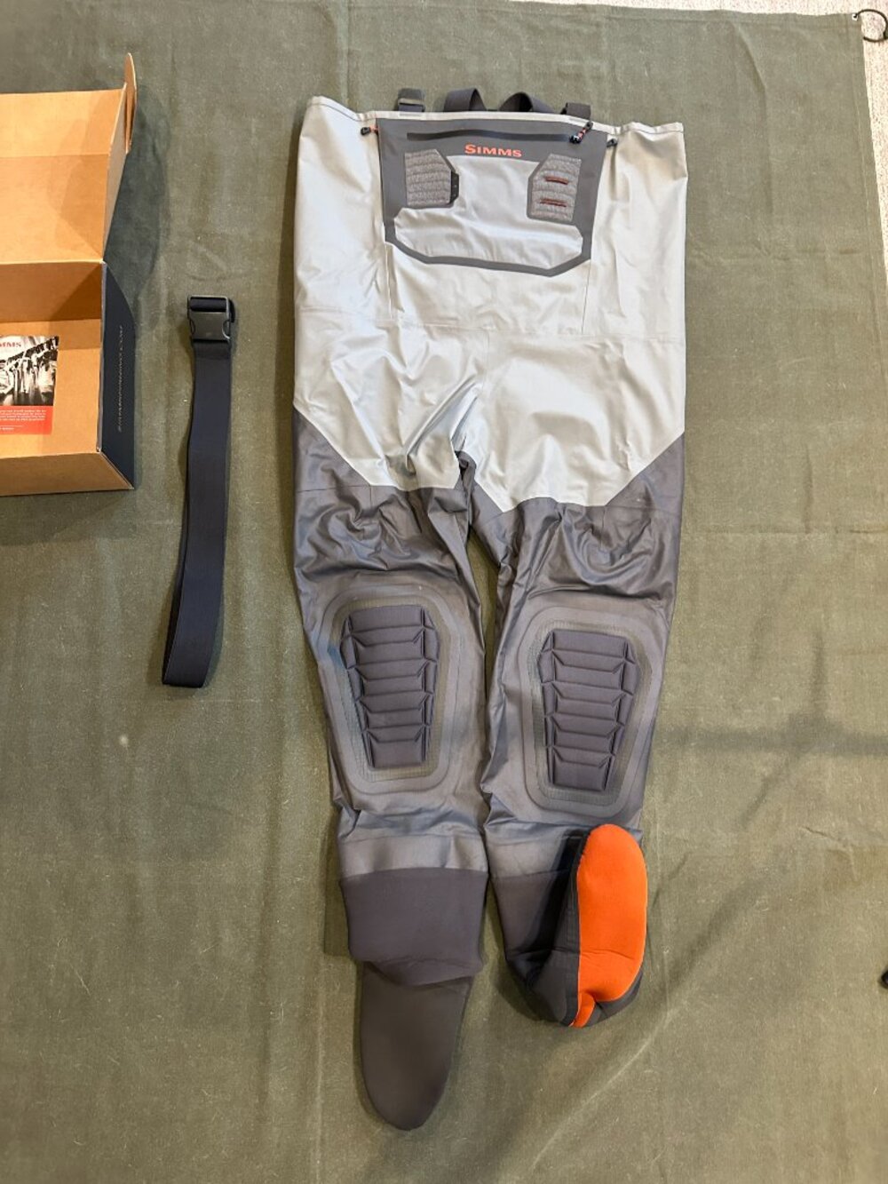 Simms Confluence Waders - Picture 5 of 13